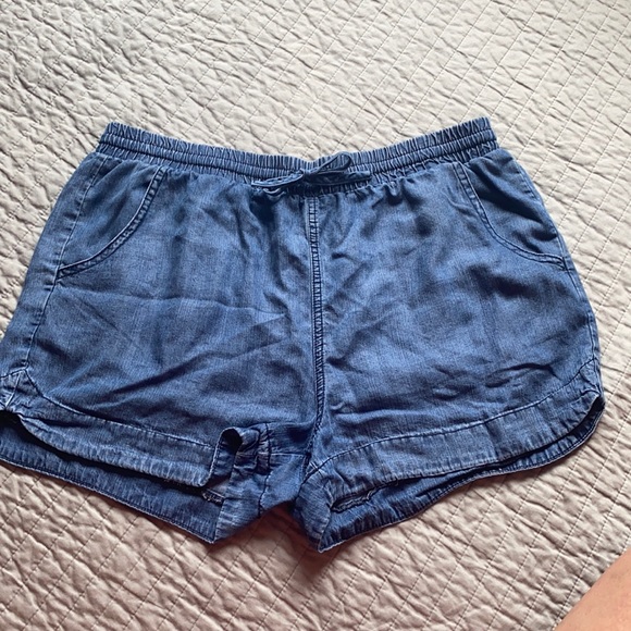 Universal Thread Pants - Universal thread Chambray elastic tie waist shorts